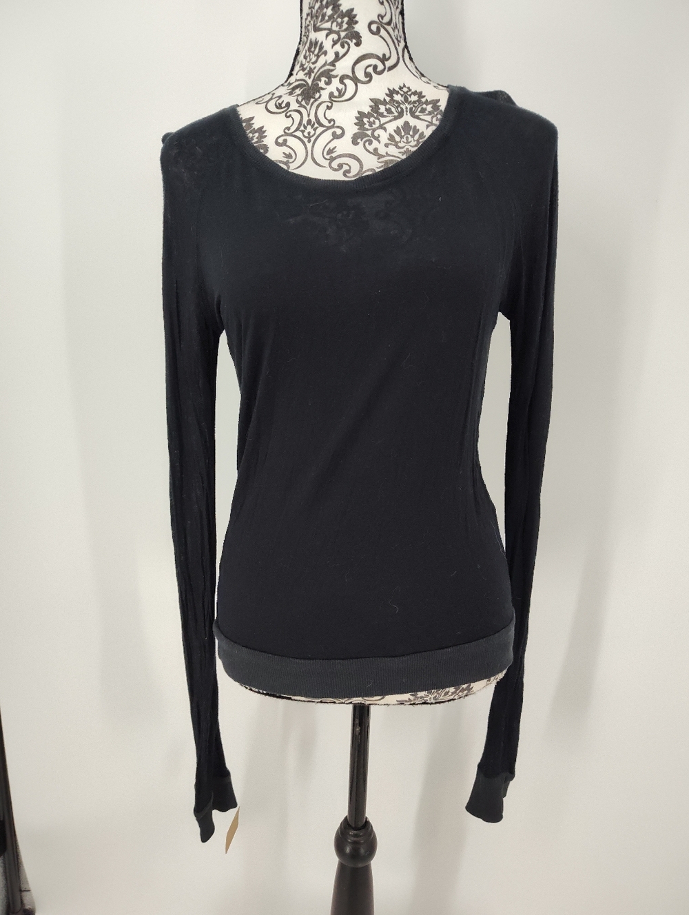 Rue21 Black Long-Sleeve Scoop Neck Top Women's Small